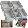 Betrachten Sie Ihren Kleiderschrank mit neuen Augen mit dem 6-teiligen MAXO Kleiderschrank-Boxenset!
Hatten Sie noch keine Zeit, Ihren Kleiderschrank so aufzuräumen, wie Sie es sich schon immer gewünscht haben? Mit dem 6-teiligen MAXO Aufbewahrungsboxen-Set wird dieser Traum zur Realität. Lassen Sie sich von der Praktikabilität und Ästhetik, die diese Boxen in Ihr Zuhause bringen werden, verzaubern.
Unsere Boxen sind so konzipiert, dass sie sich harmonisch in Ihren Kleiderschrank einfügen.
Alle Boxen sind aus hochwertigem Vliesstoff gefertigt, der Langlebigkeit und Verschleißfestigkeit garantiert. Die robusten Nähte und die abnehmbaren Seitenteile garantieren außerdem eine einfache Montage und Flexibilität, so dass Sie die Boxen leicht zusammenfalten und aufbewahren können, wenn sie nicht benötigt werden.
Warum sollten Sie sich für das 8-teilige Garderobenboxen-Set MAXO entscheiden?
1. Verabschieden Sie sich von der Unordnung in Ihren Schubladen und Ihrem Kleiderschrank. Jedes Kleidungsstück oder Accessoire hat seinen eigenen Platz.
2. Hochwertiges Material: Vliesstoff und Qualitätsnähte sorgen für Langlebigkeit und dauerhafte Nutzbarkeit.
3) Flexibilität und Einfachheit: Dank der abnehmbaren Bretter und Reißverschlüsse lassen sich die Boxen leicht zusammenbauen, auseinandernehmen und aufbewahren.
4) Ideale Größe: Das Set enthält Boxen in verschiedenen Größen für unterschiedliche Kleidungsstücke und Accessoires und ermöglicht so eine individuelle Anordnung.
5. elegantes Design: Die graue Farbe und das schlichte Design der Boxen passen hervorragend zur Einrichtung Ihres Kleiderschranks und tragen zur Ästhetik Ihres Schlafzimmers oder Flurs bei.
Die Investition in ein Set von ALAMO Aufbewahrungsboxen ist eine Investition in Qualität, Ordnung und Wohlbefinden in Ihrem Zuhause. Lassen Sie das Chaos vor der Tür und gönnen Sie sich den stilvollen und organisierten Raum, den Sie verdienen!

