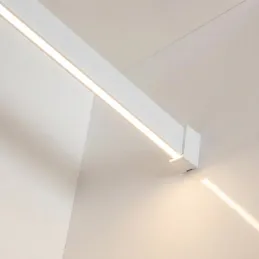 SLIM Garderobenstange für LED-Streifen mit Abdeckung / Weiß matt