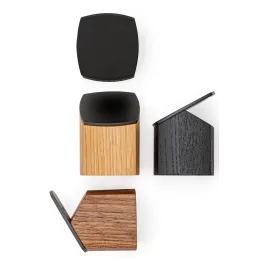 Exklusiver Holzkleiderbügel LOREN / Schwarzes Holz - schwarz