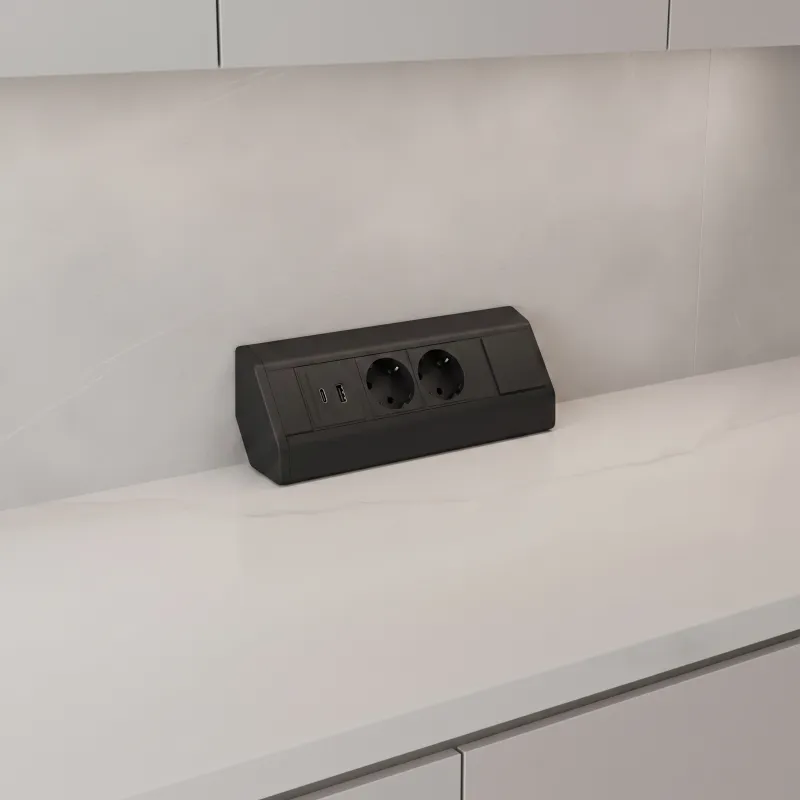 Innen-Steckdosenleiste CORNER SCHUKO 2x 230V + USB A-C / Schwarz matt