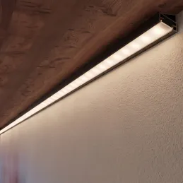 Eckiges Aluminiumprofil ZARIA für LED-Beleuchtung mit milchiger Abdeckung / Schwarz matt