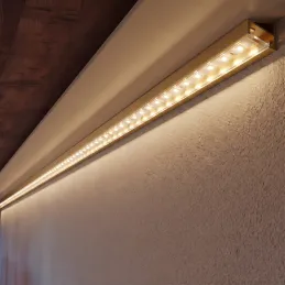 Eckiges Aluminiumprofil ZARIA für LED-Beleuchtung mit transparenter Abdeckung / Gold