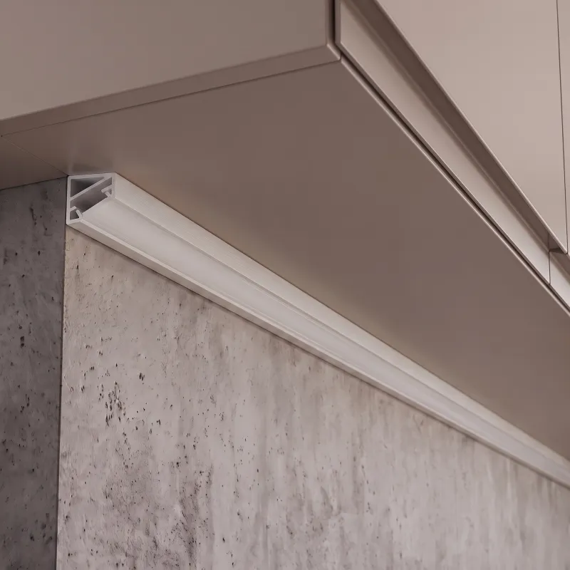 Eckiges Aluminiumprofil ZARIA für LED-Beleuchtung mit milchiger Abdeckung / Weiß matt