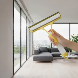 Fensterabzieher mit Sprühflasche