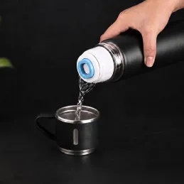 Edelstahl-Thermosflasche mit Becher THERMIO 500ml / Schwarz