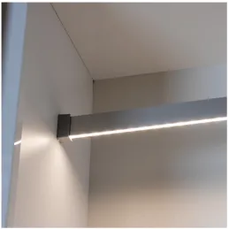 SLIM Garderobenstange für LED-Streifen mit Abdeckung / Aluminium